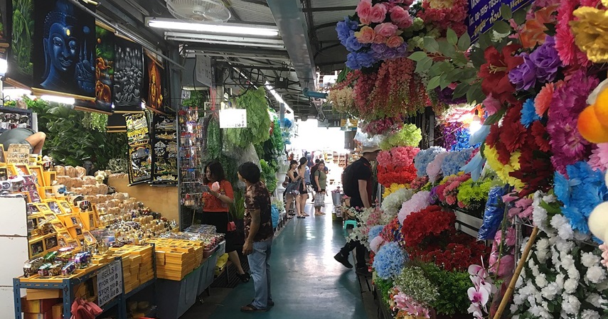 Tips Belanja di Pasar Chatuchak Thailand, Surga Barang Murah